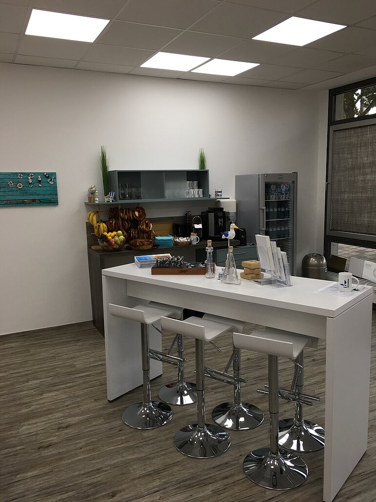 Moderner Unterrichtsraum der Sportbootschule für den Bootsführerschein in Esslingen 