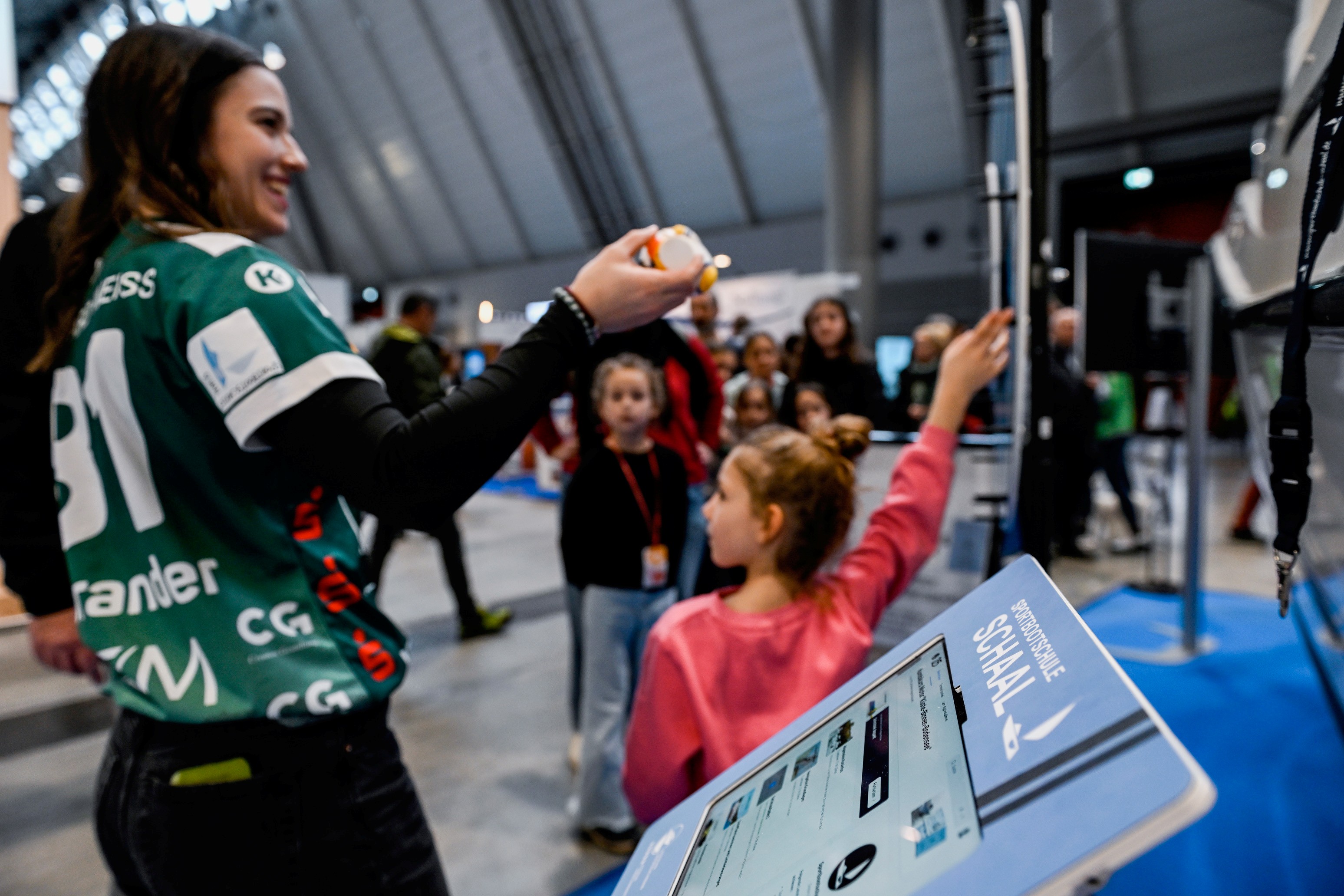 Messeauftritt CMT in Stuttgart der Sportbootschule Schaal mit Glücksrad-Gewinnspiel