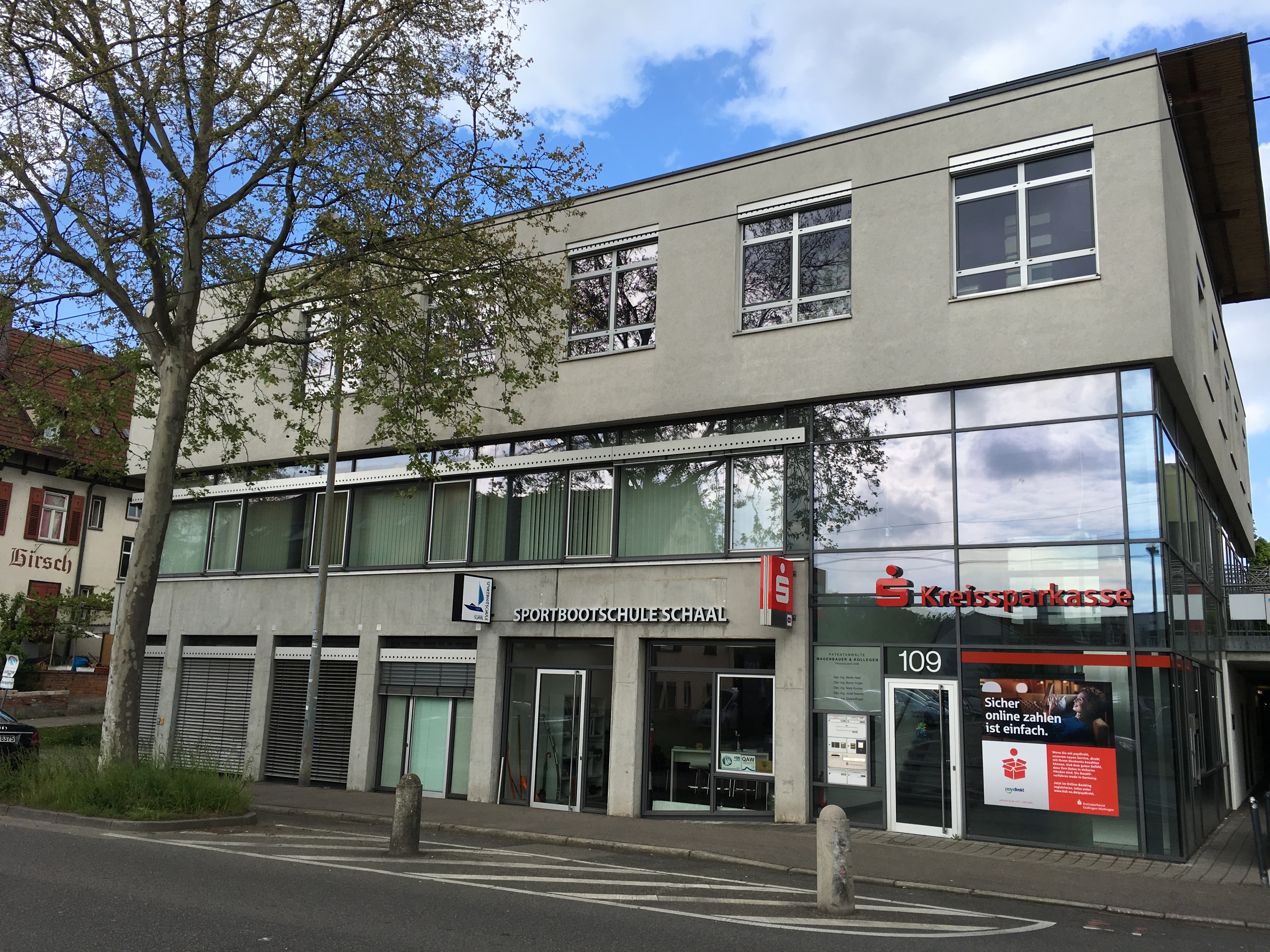 Moderner Unterrichtsraum der Sportbootschule für den Bootsführerschein in Esslingen 